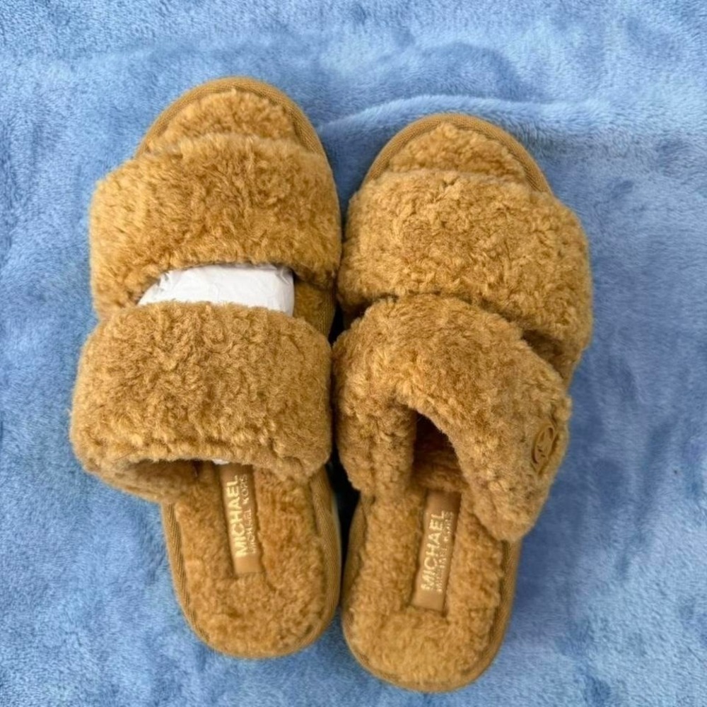 Micheal k slides women size 6 no‎ box new
